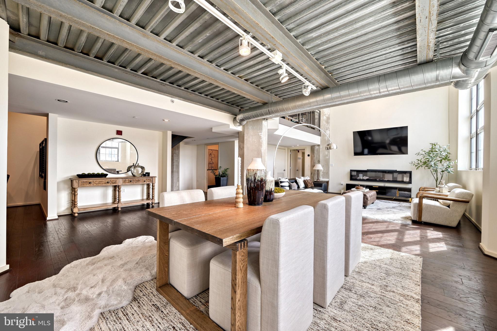 LOCUST POINT - Residential