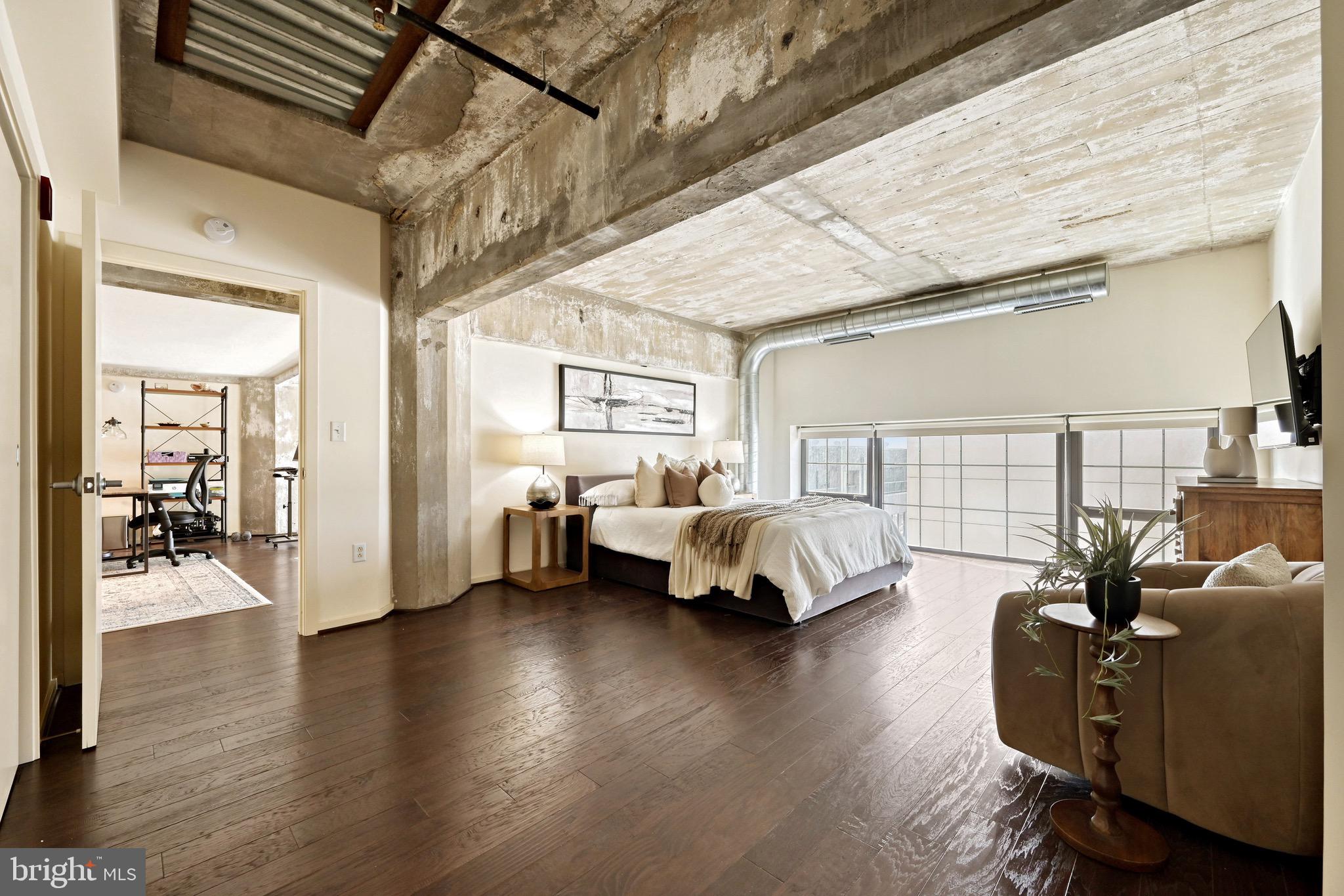 LOCUST POINT - Residential