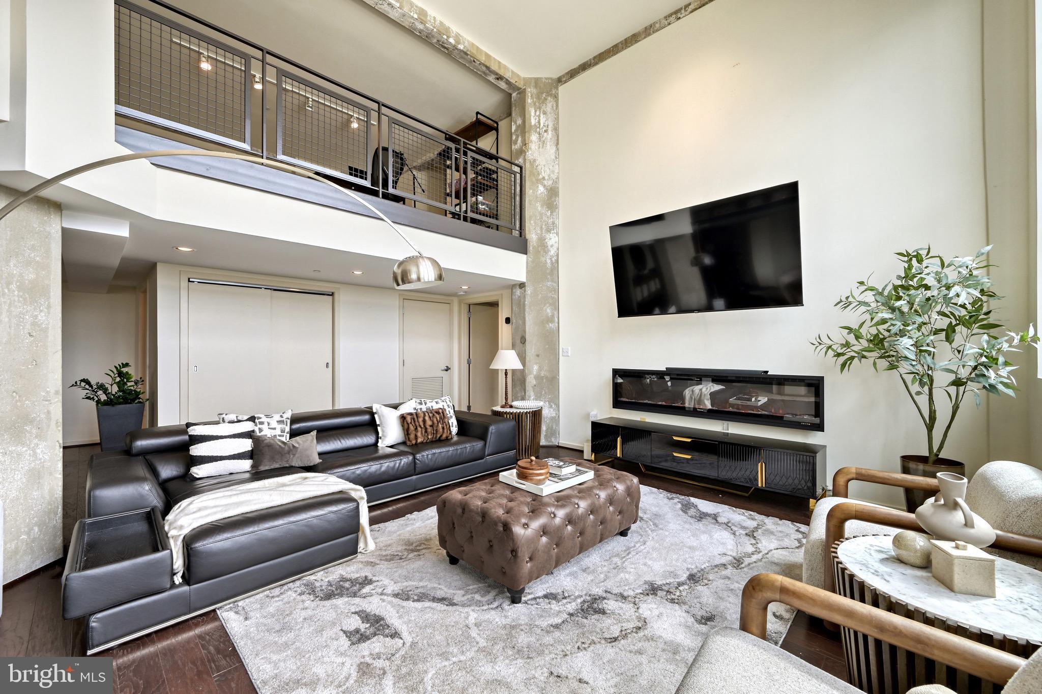 LOCUST POINT - Residential