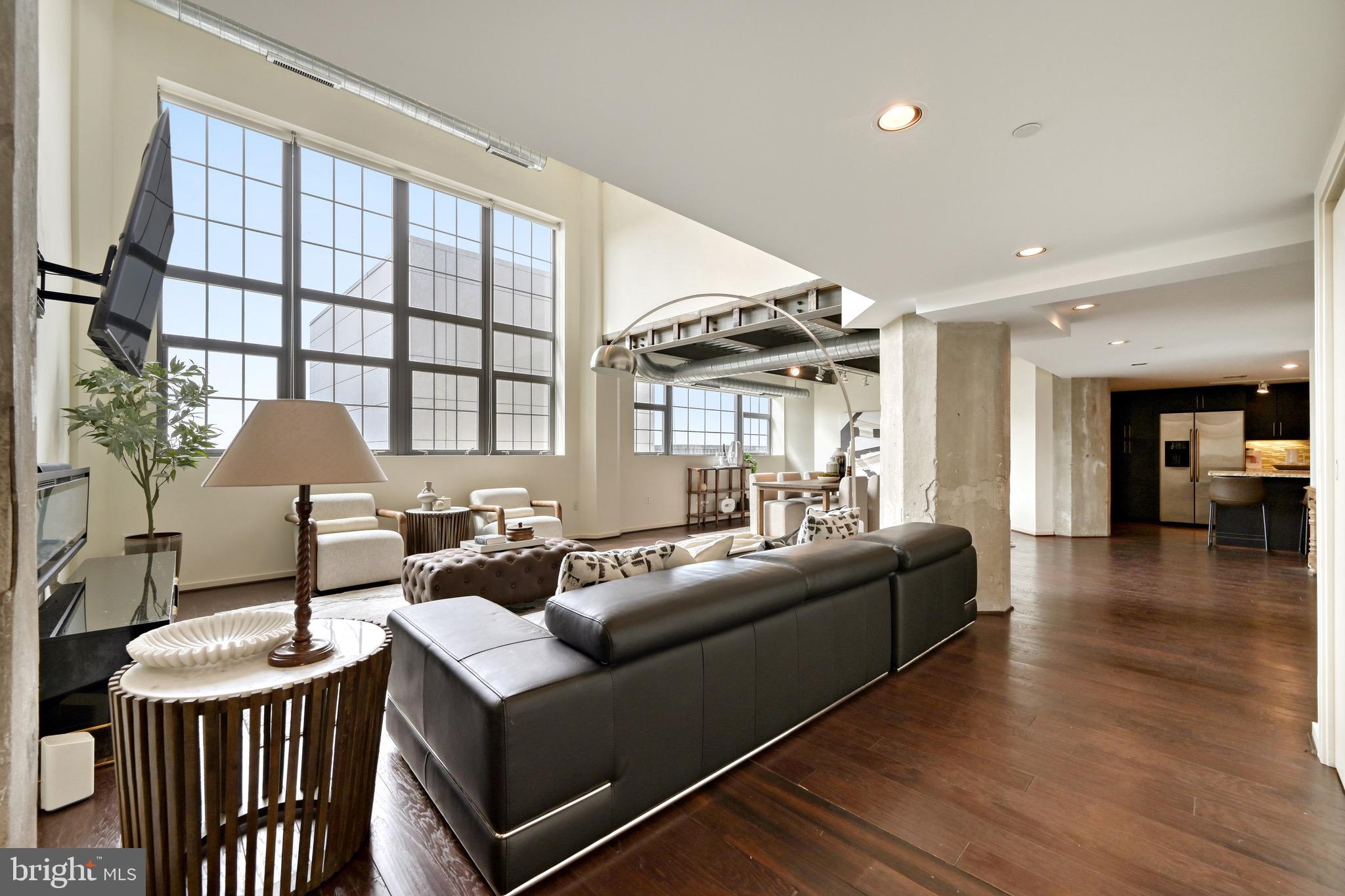 LOCUST POINT - Residential