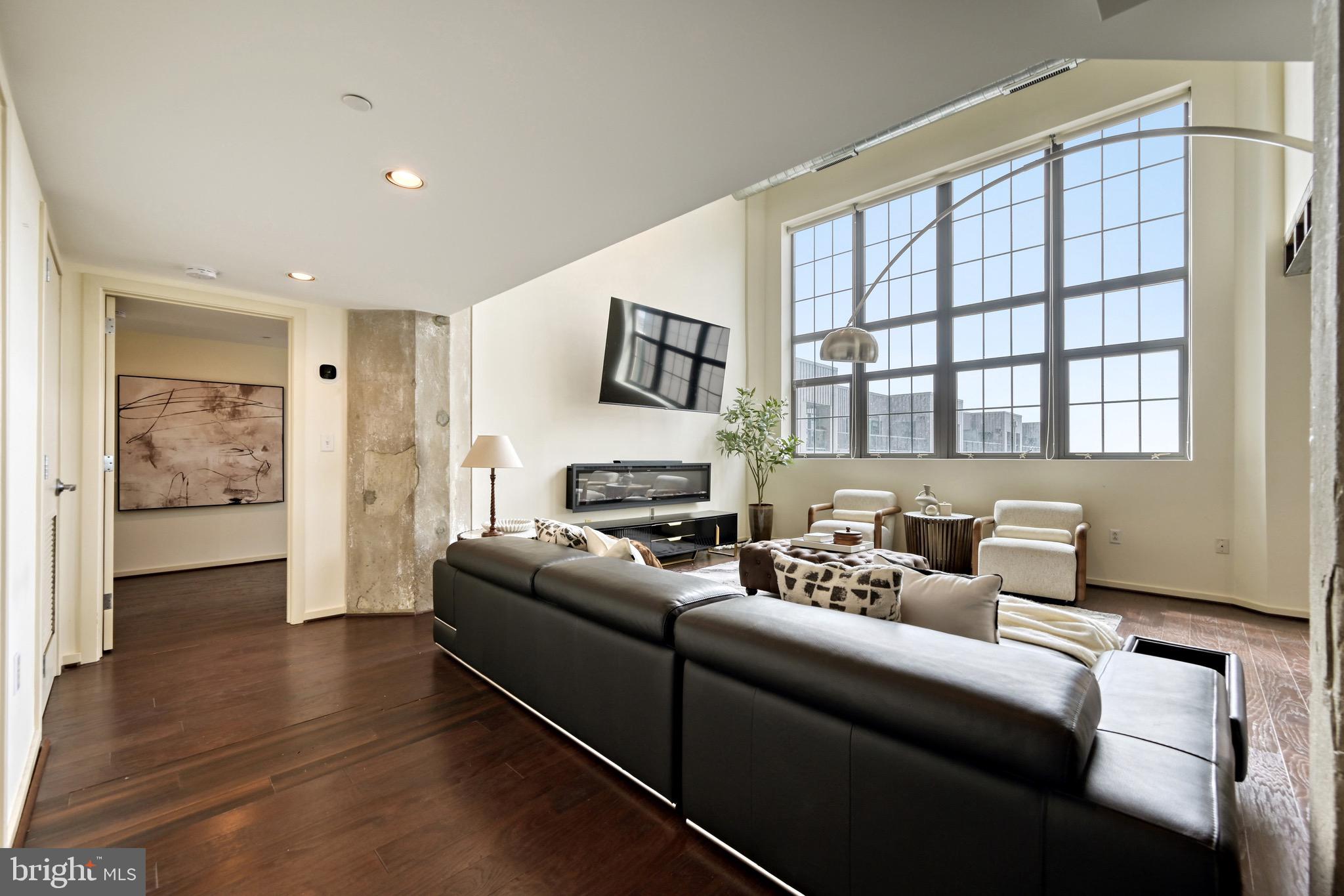 LOCUST POINT - Residential