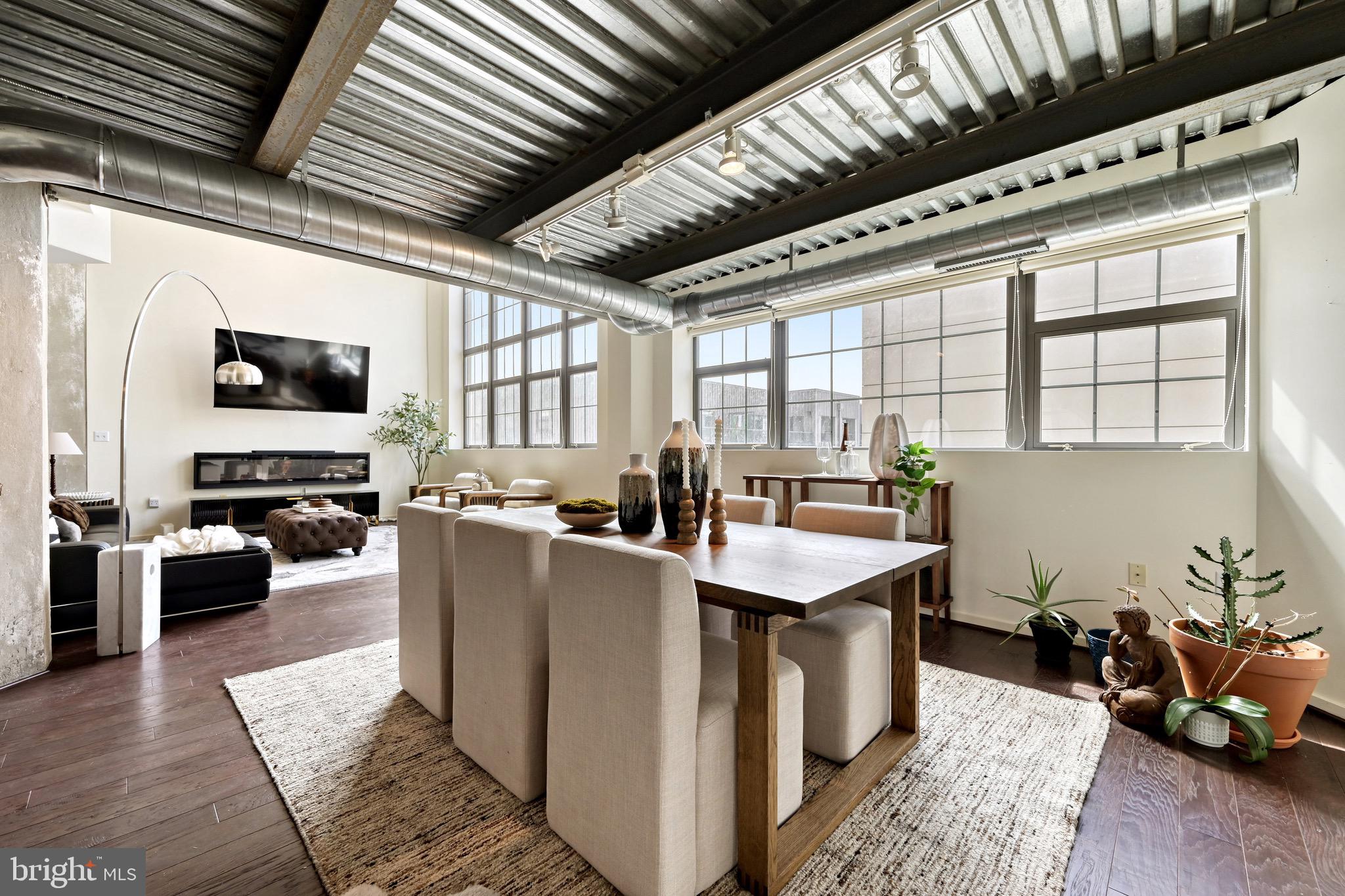 LOCUST POINT - Residential