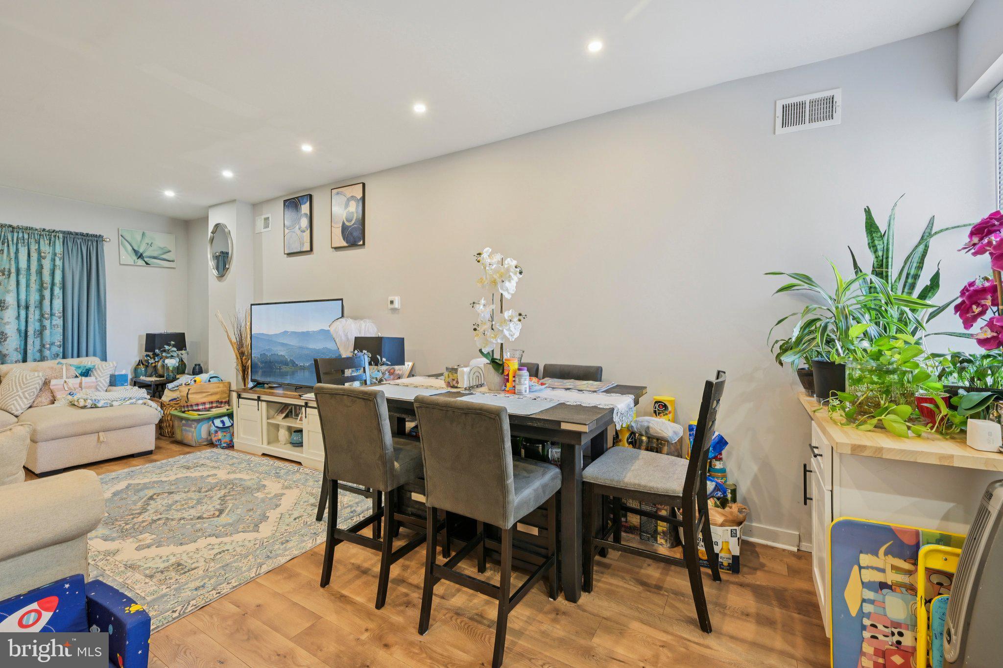 PHILADELPHIA - Residential