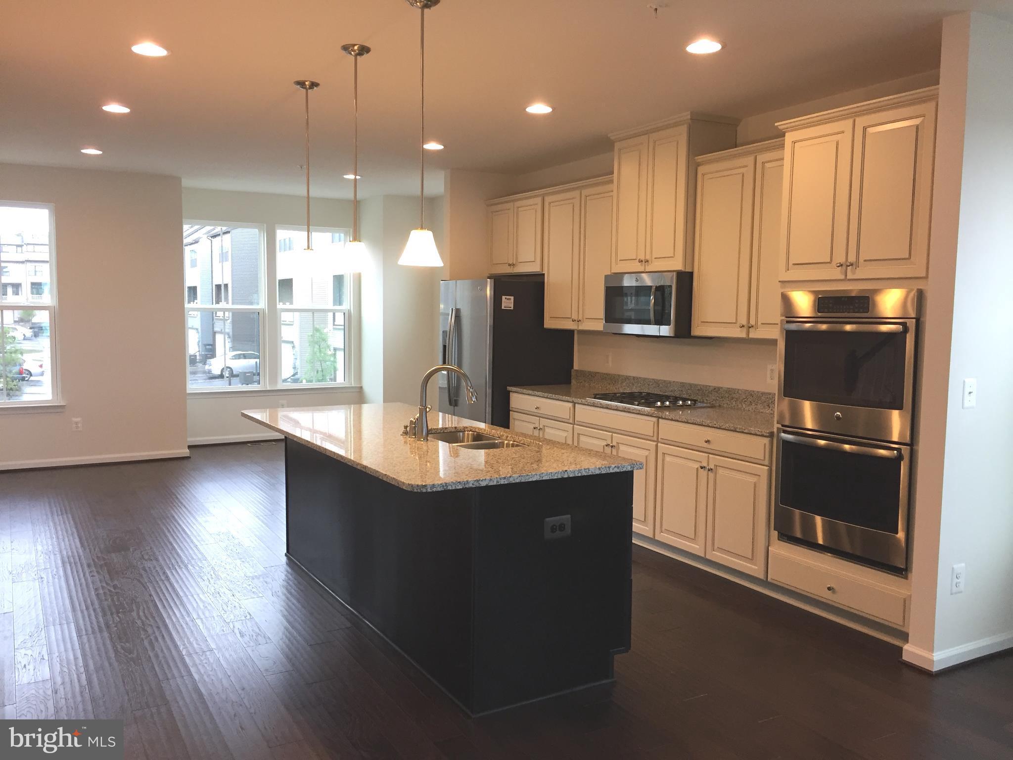 WESTMOORE - Residential Lease