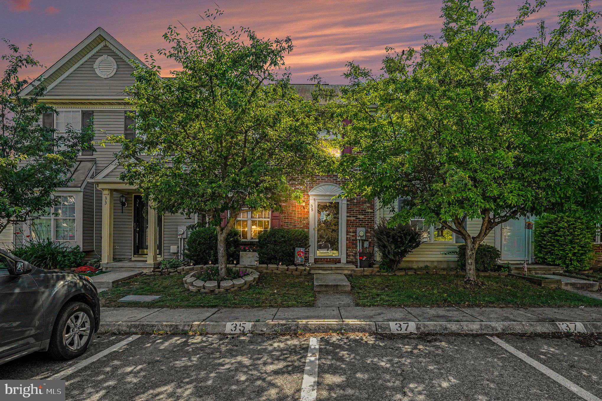 35 CHARTWELL COURT
