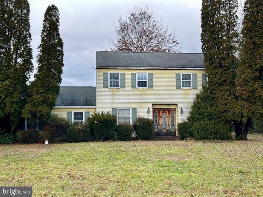 Are you looking for a project? Well, you have found it.  This diamond in the rough can be yours.  The neighborhood  is spectacular.  This home has great potential but needs lots of work.  Enter into the home, you have a living room,  dining room and a family room with a fire place. Nice size kitchen with propane cooking, plenty of storage space. Off the kitchen there is a laundry room that enters into the 2 car garage. 
Upstairs there are  4  nice size bedrooms with lots of closet space. The primary bedroom has a full bathroom with a shower.  This home sits on over an acre of property.  
Home is being sold in AS-IS condition. The septic system will need to be replaced.
