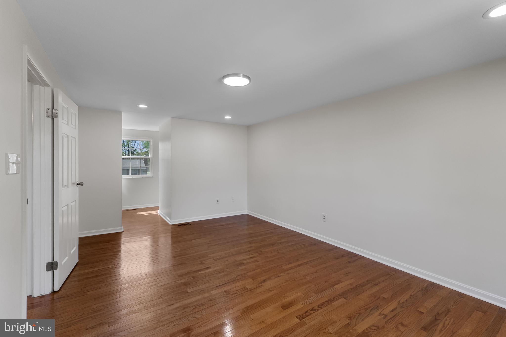 GLADE MANOR - Residential