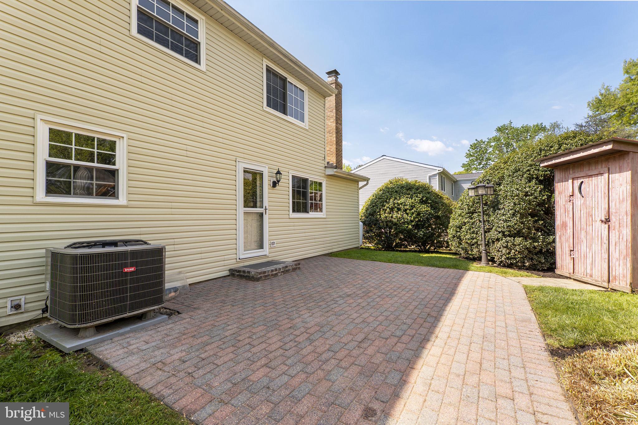 GLADE MANOR - Residential