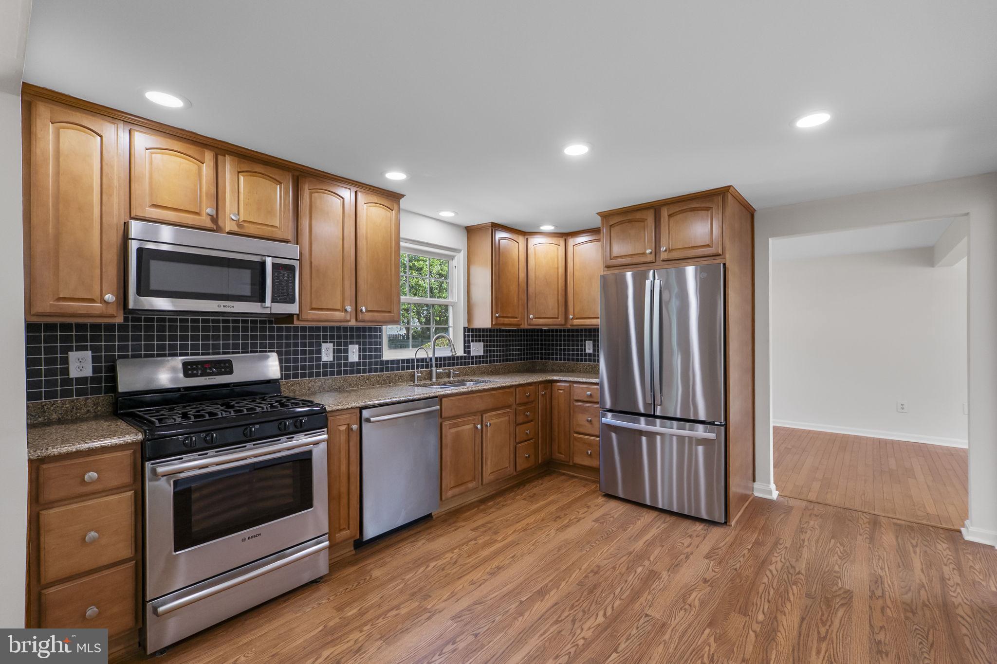 GLADE MANOR - Residential