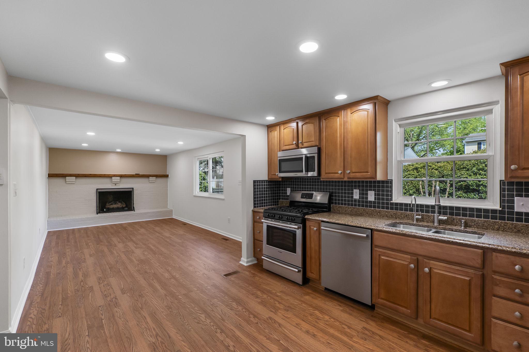 GLADE MANOR - Residential