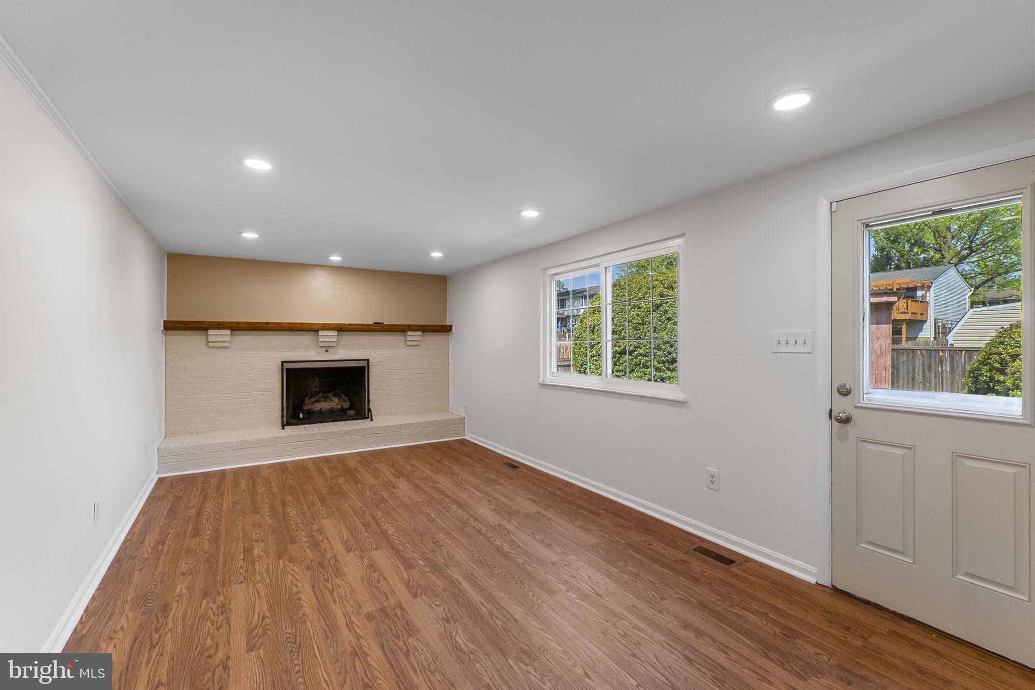 GLADE MANOR - Residential