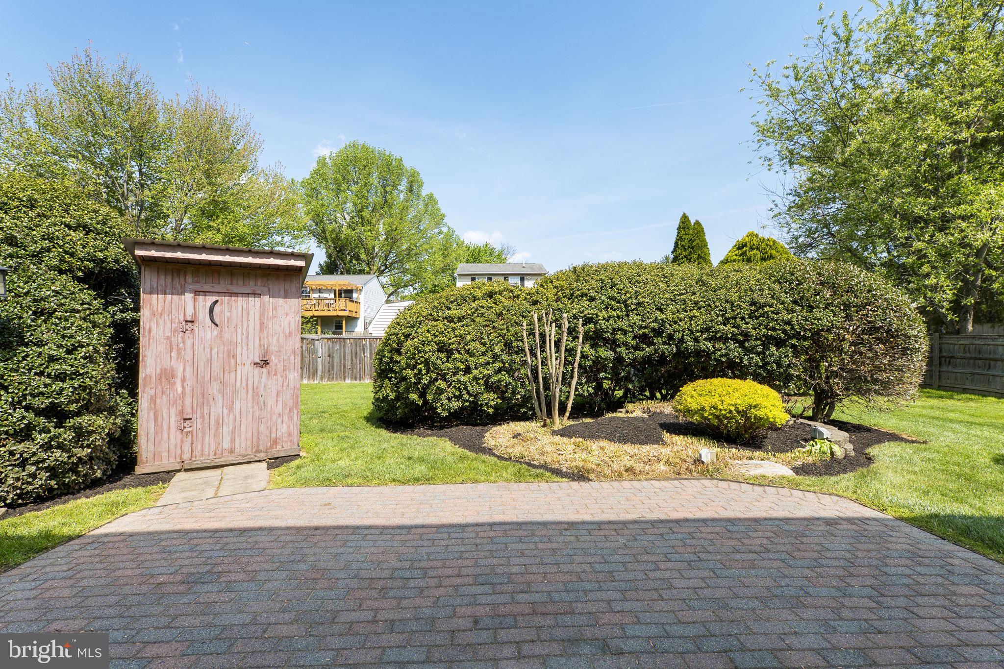 GLADE MANOR - Residential