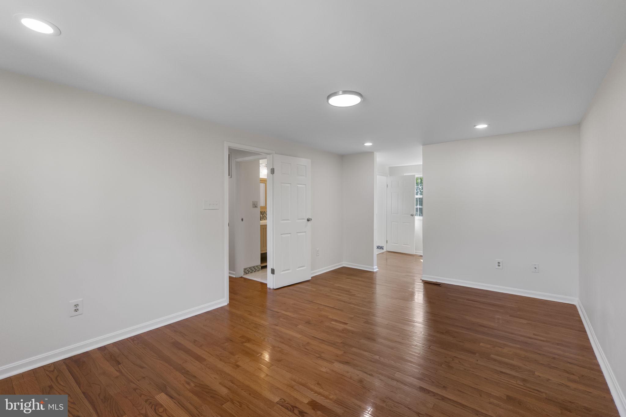 GLADE MANOR - Residential