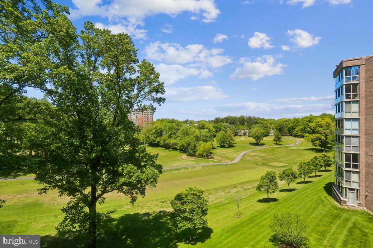 LEISURE WORLD - Residential