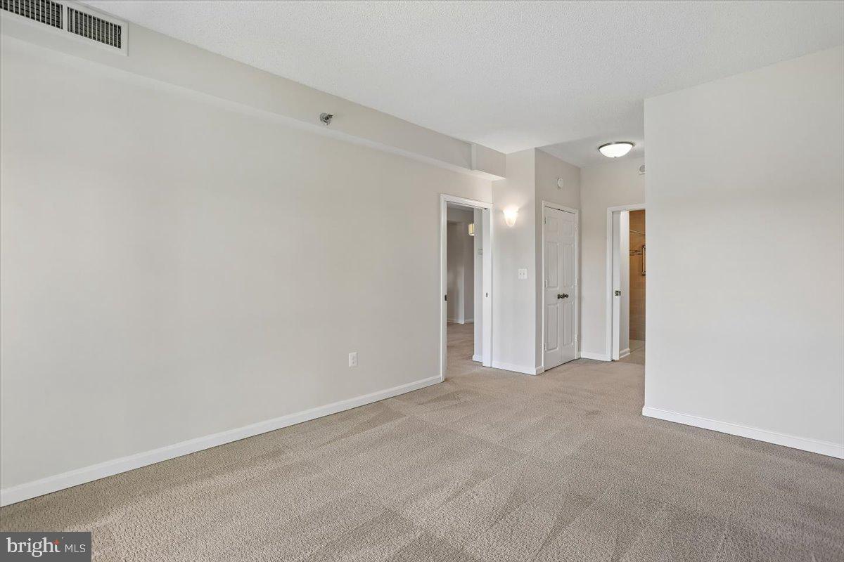 LEISURE WORLD - Residential