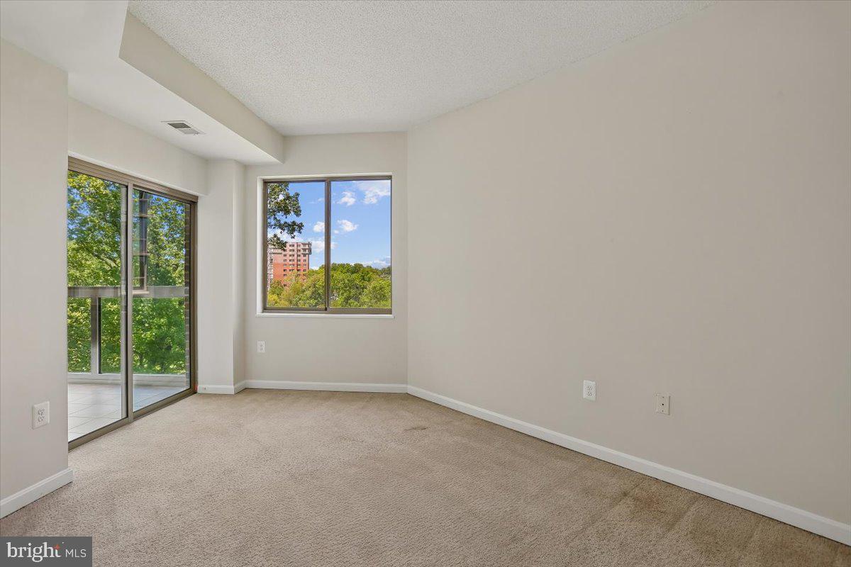 LEISURE WORLD - Residential