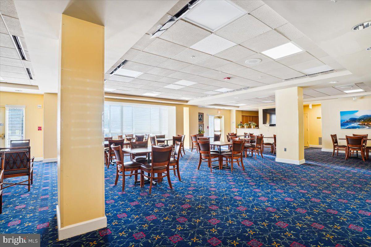 LEISURE WORLD - Residential