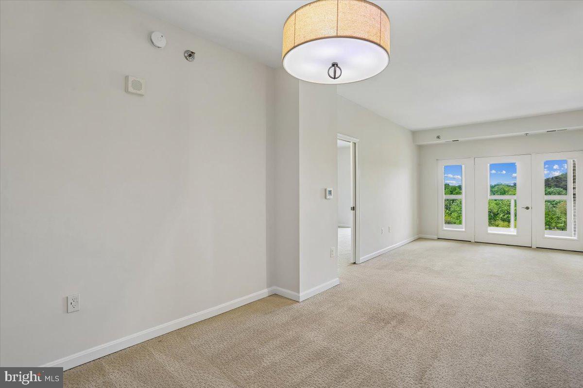 LEISURE WORLD - Residential