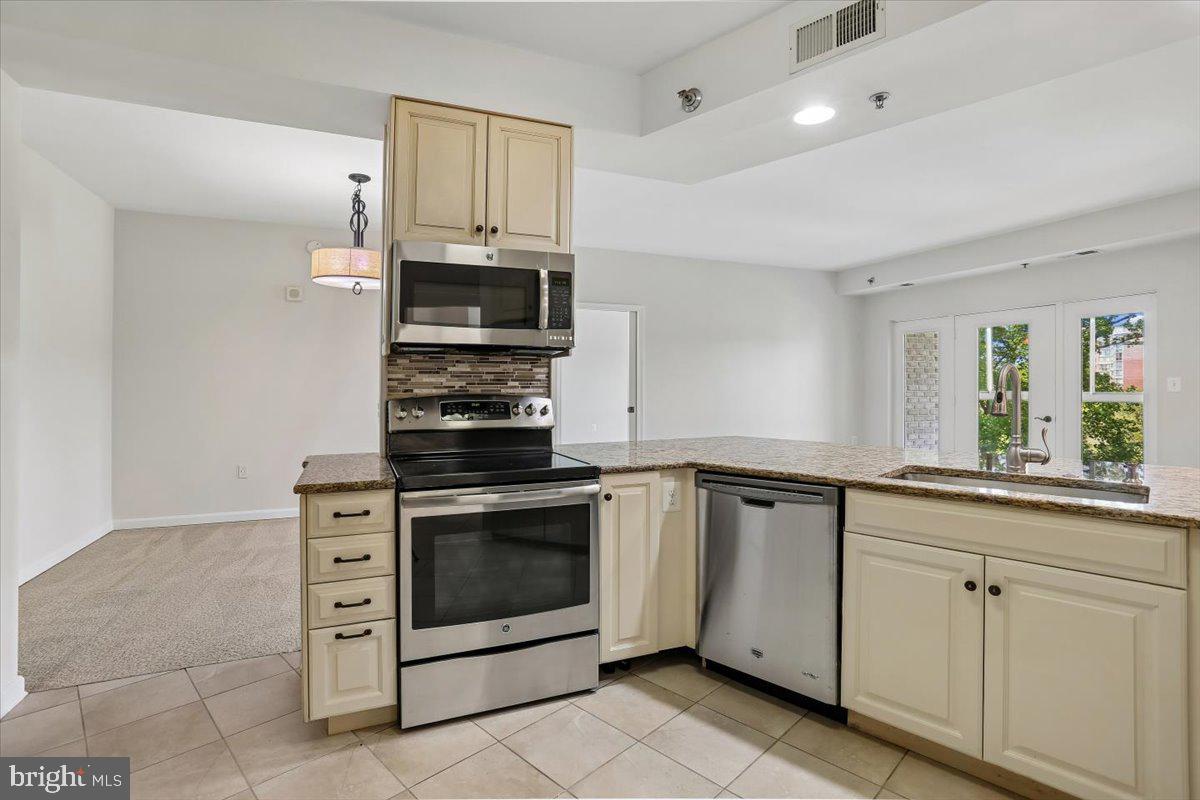 LEISURE WORLD - Residential