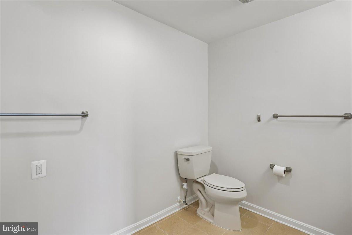 LEISURE WORLD - Residential