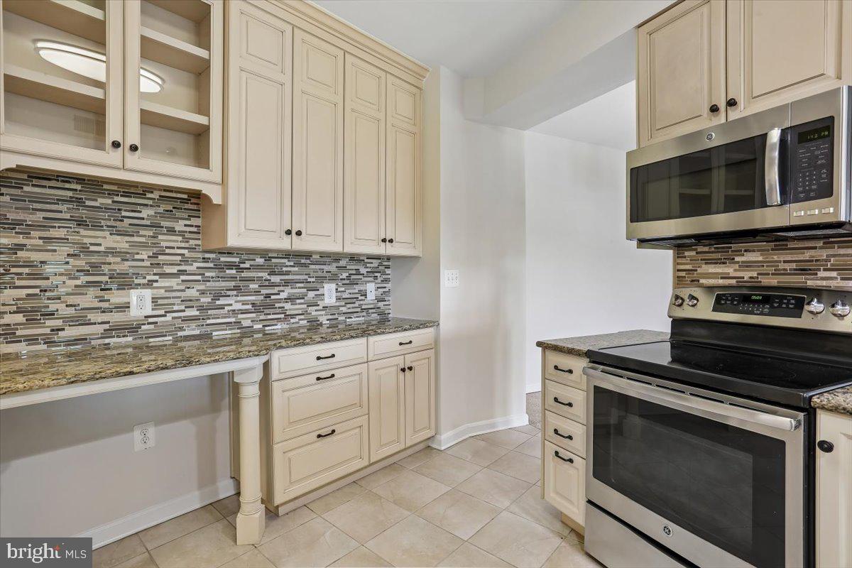 LEISURE WORLD - Residential