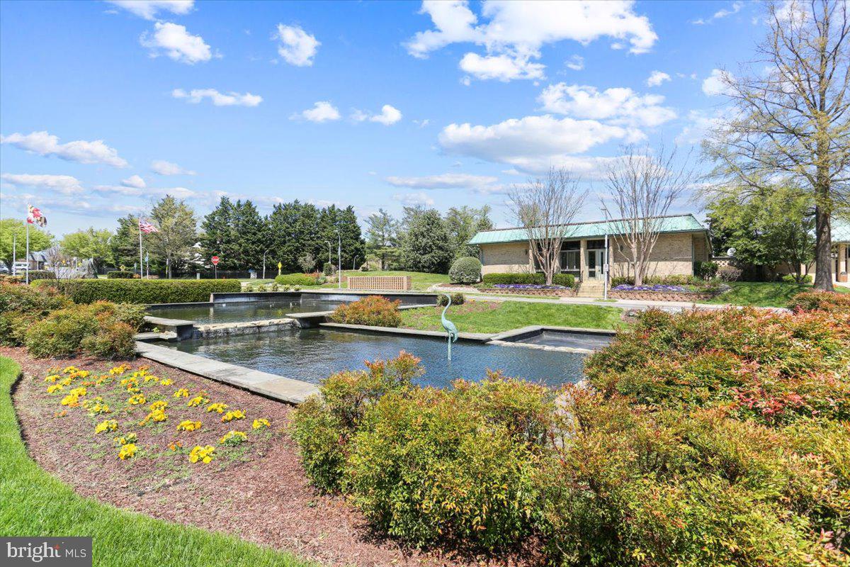 LEISURE WORLD - Residential