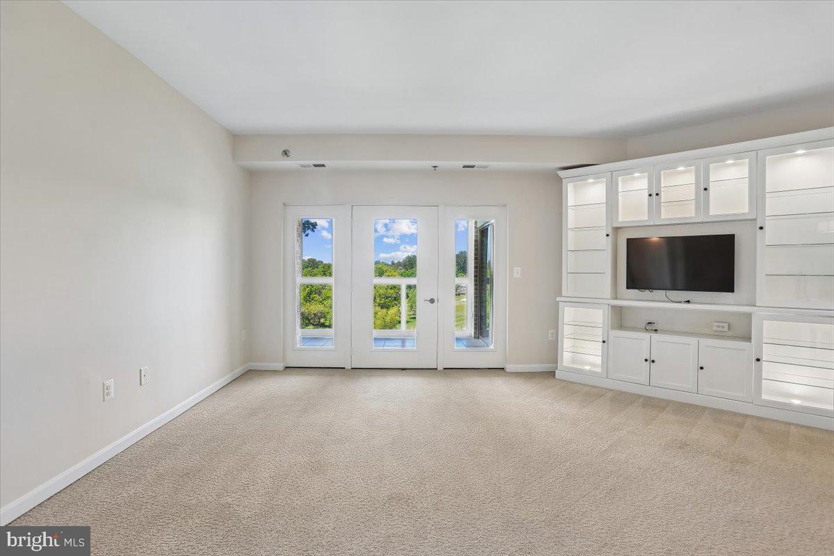 LEISURE WORLD - Residential