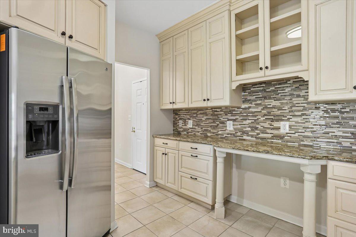 LEISURE WORLD - Residential