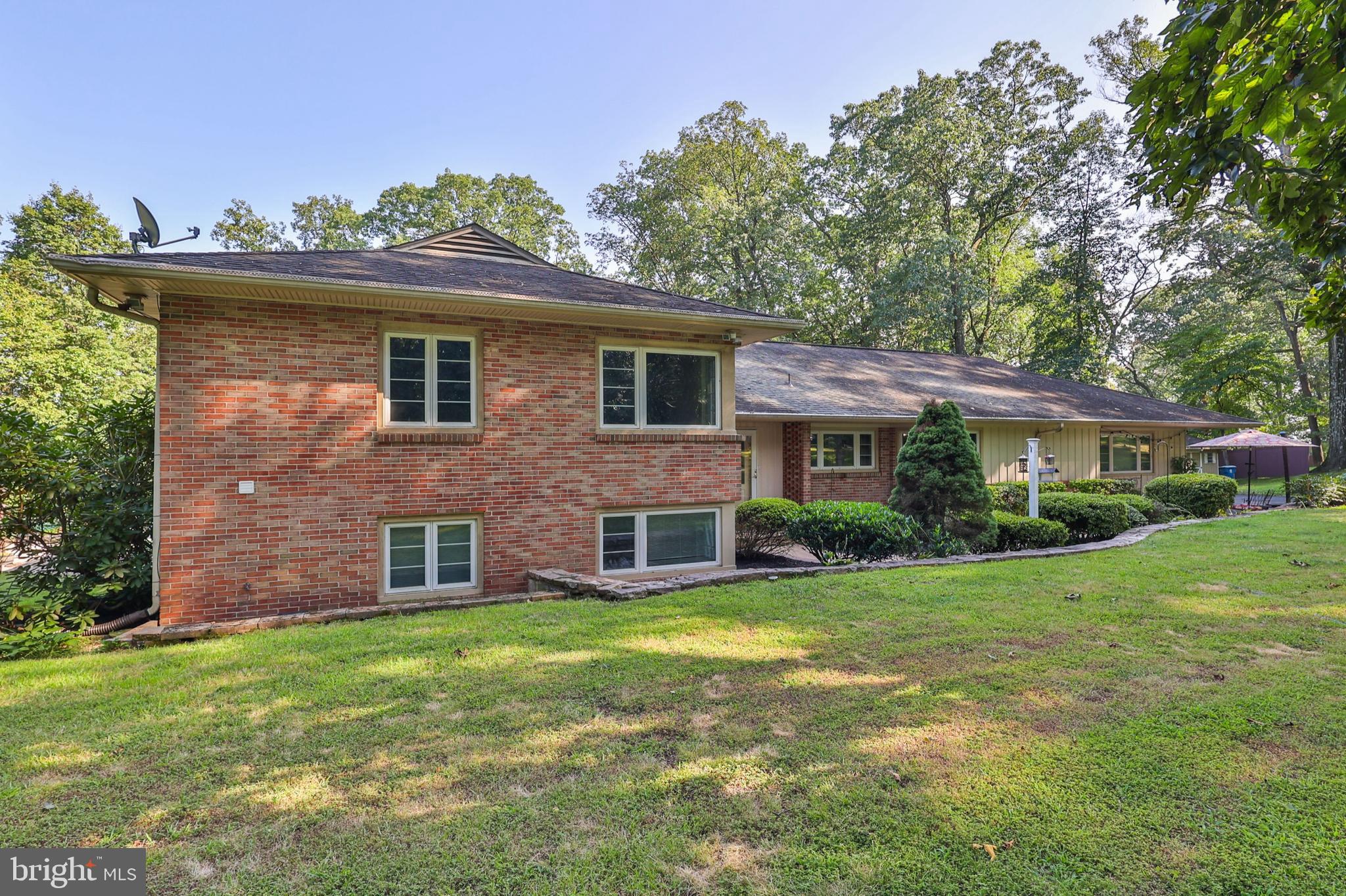 1323 N RIDGE ROAD