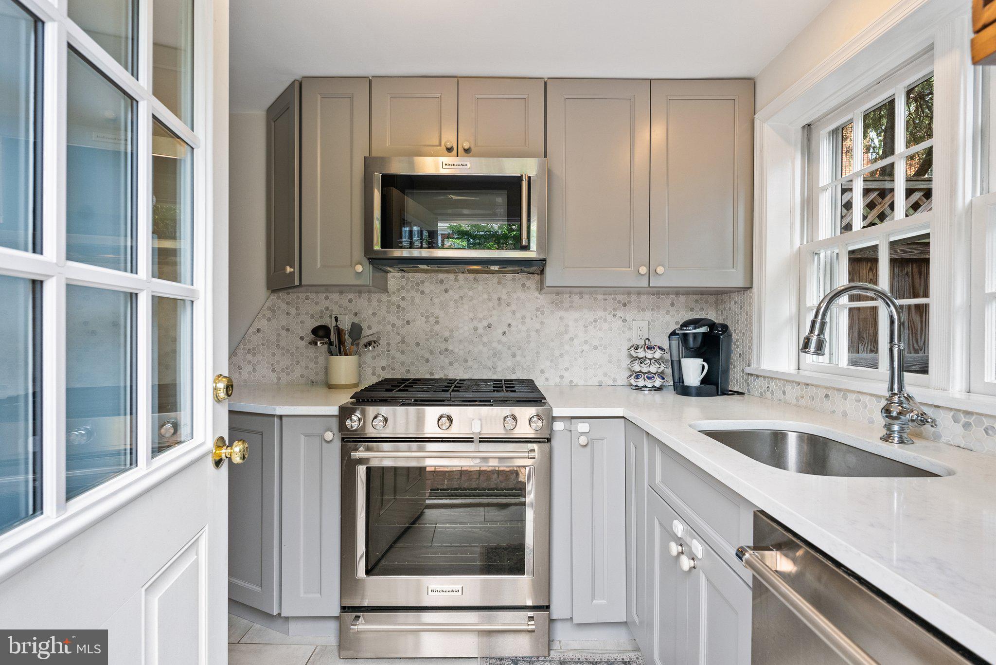 THOMAS SHELTON ESTATE - Residential