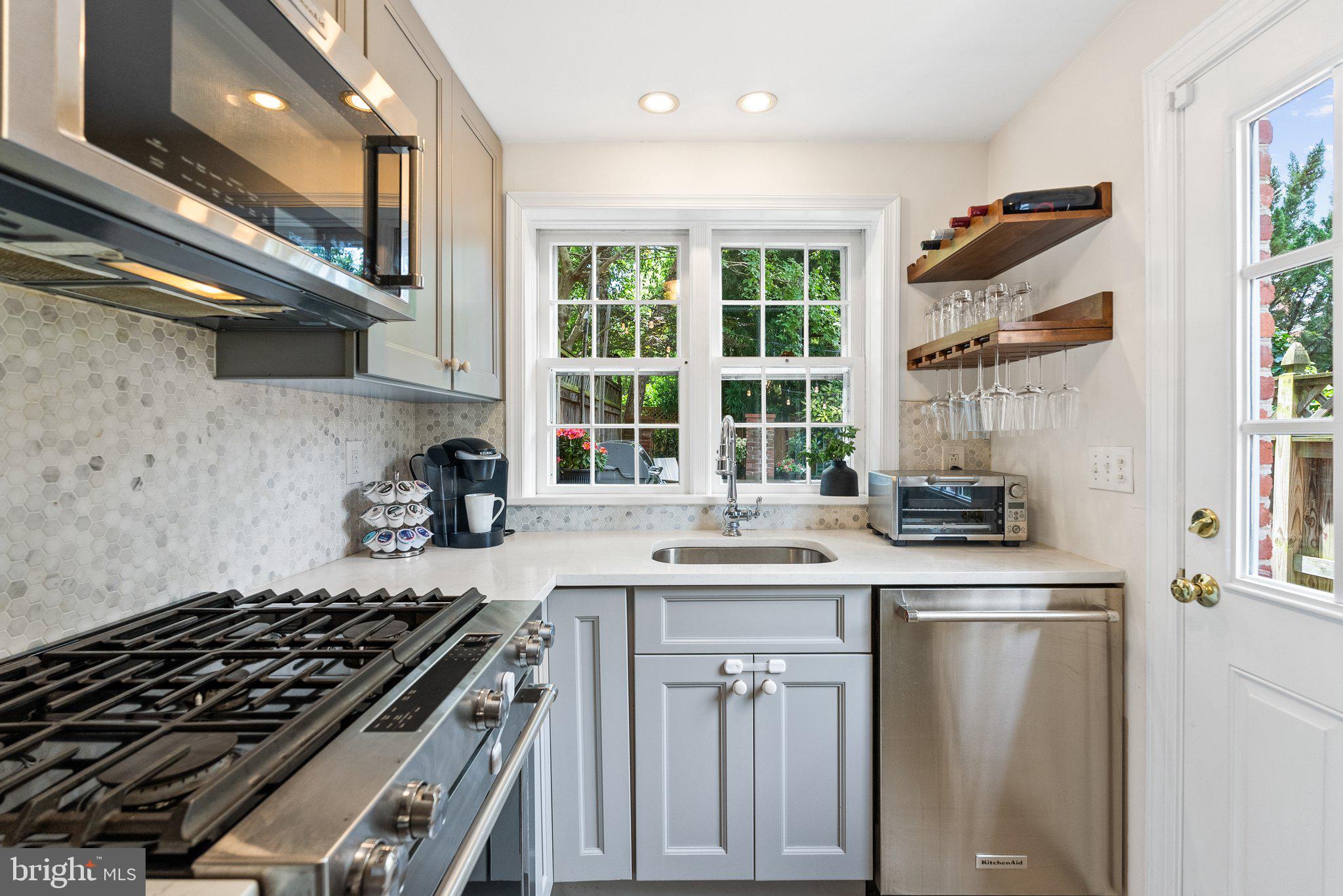 THOMAS SHELTON ESTATE - Residential