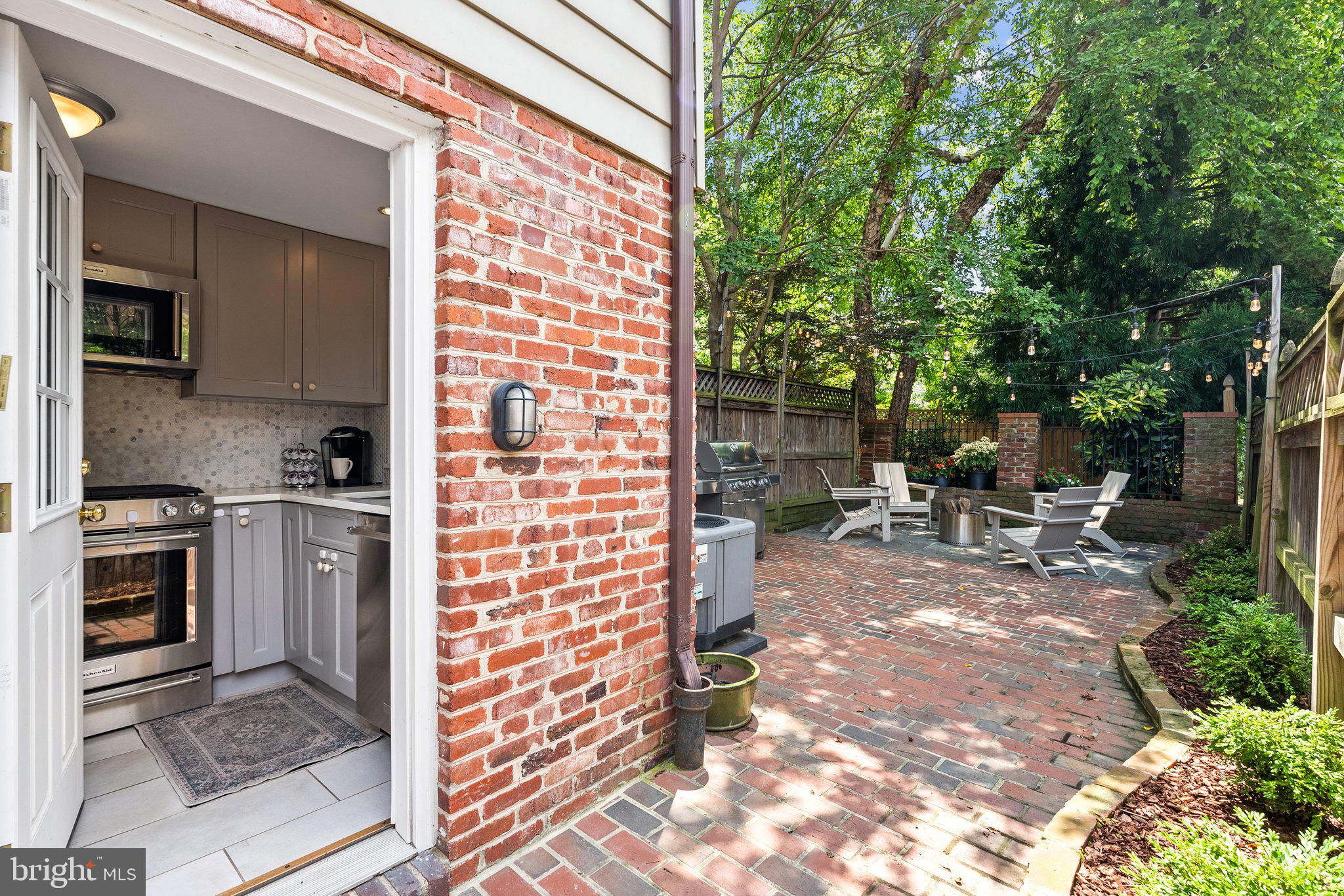 THOMAS SHELTON ESTATE - Residential