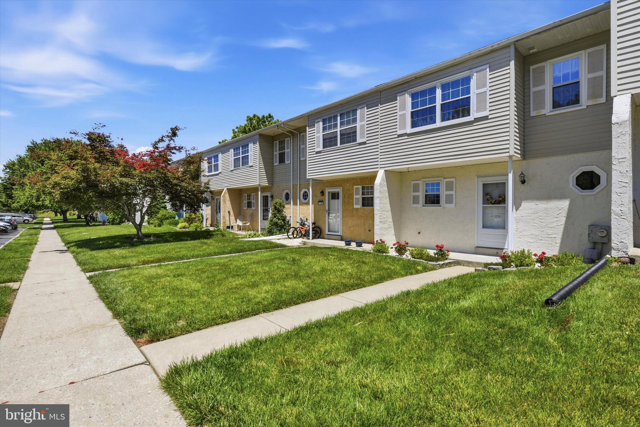 324 CARLYN COURT