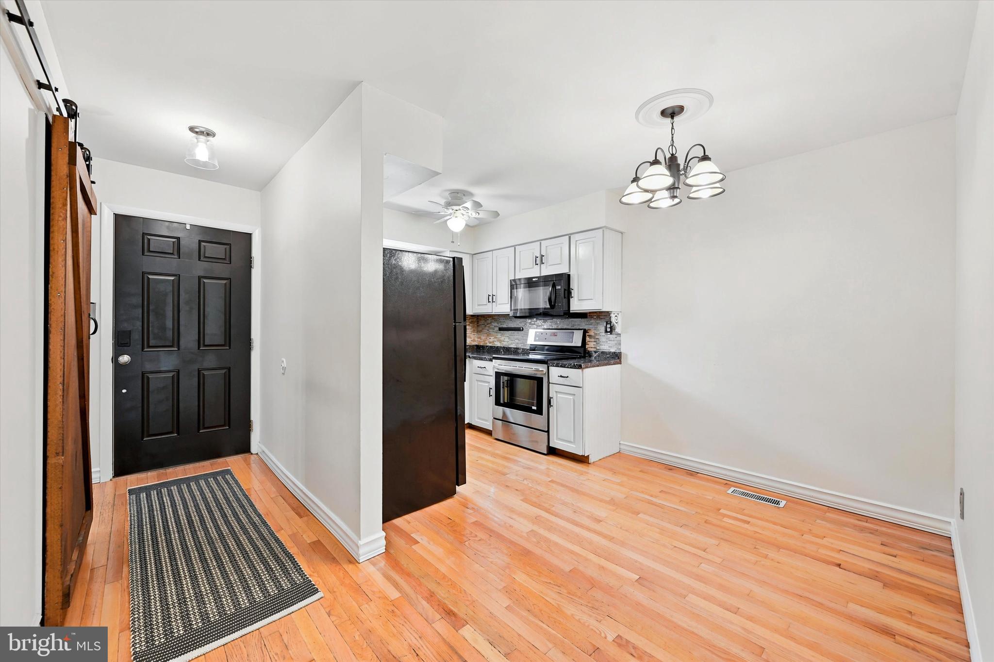 324 CARLYN COURT