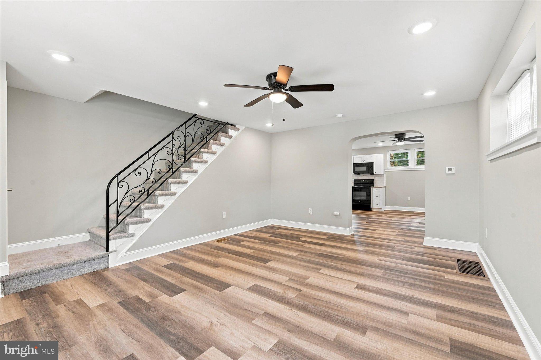 204 E MARSHALL ROAD