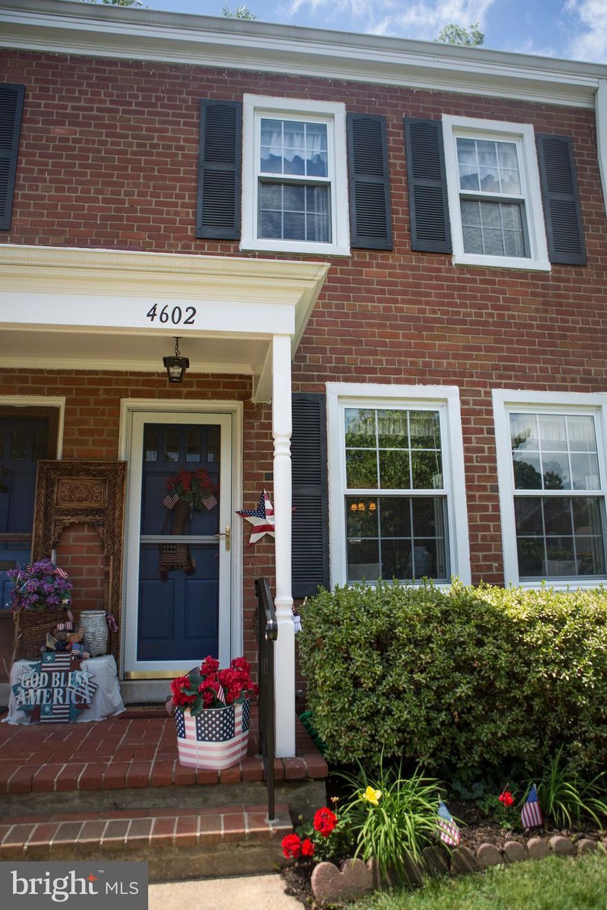 Fairlington Village Clarendon II model end unit with fully updated kitchen and bathrooms. Quartz countertops, stainless steel appliances, hardwood floors, tile, high-efficiency windows, California closets, crown molding. Huge attic - plenty of storage. On cul-de-sac w/ 2 parking spots. Fenced & landscaped brick patio. Close to 395, Pentagon, Main State, 2 blocks from Metro bus stop: 7A,7F, and 7Y buses directly to Pentagon and Constitution Ave, DC. Bikeshares in nearby Shirlington. Community boasts 6 swimming pools, 12 tennis courts, fitness trails, playgrounds, tot-lot, parks, seasonal farmers market Up to 2 pets welcome.  Very dog-friendly neighborhood. Dog park and dog services (groomers, pet services & pet stores) few minutes away.