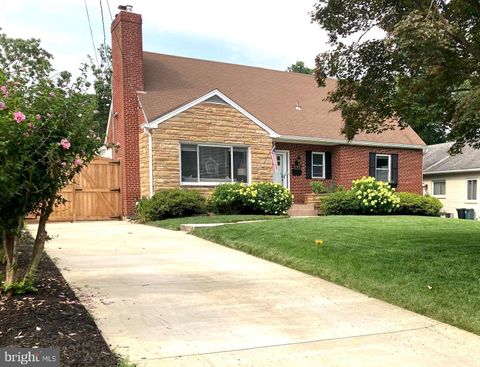 Photo of 2707 JENNINGS RD, KENSINGTON, MD 20895 (MLS # MDMC2100806)