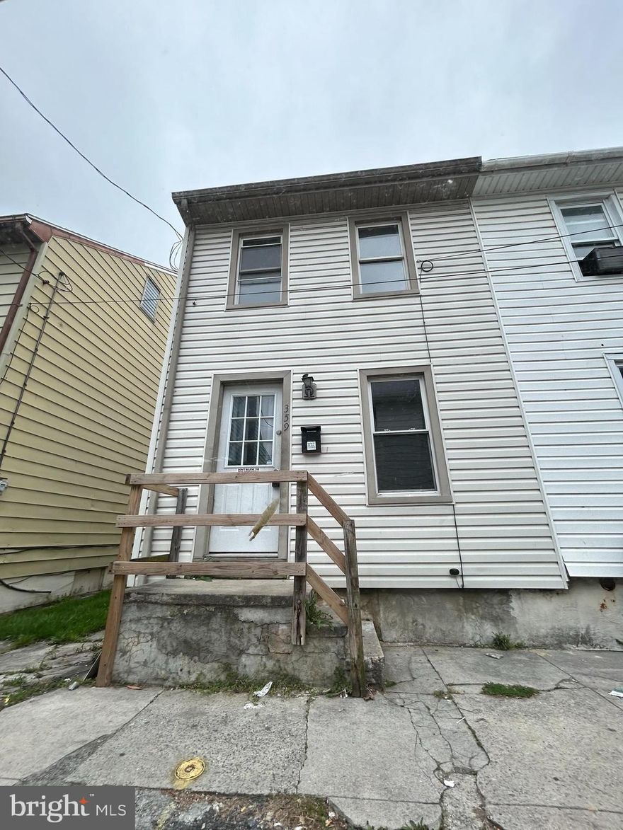 Spacious 3 bedroom townhouse located in a quiet area of Lebanon. No Smoking. $40 nonrefundable application fee required per applicant and if selected 
$40 admin fee. 615 Min. Credit Score 



AGENTS READ REMARKS