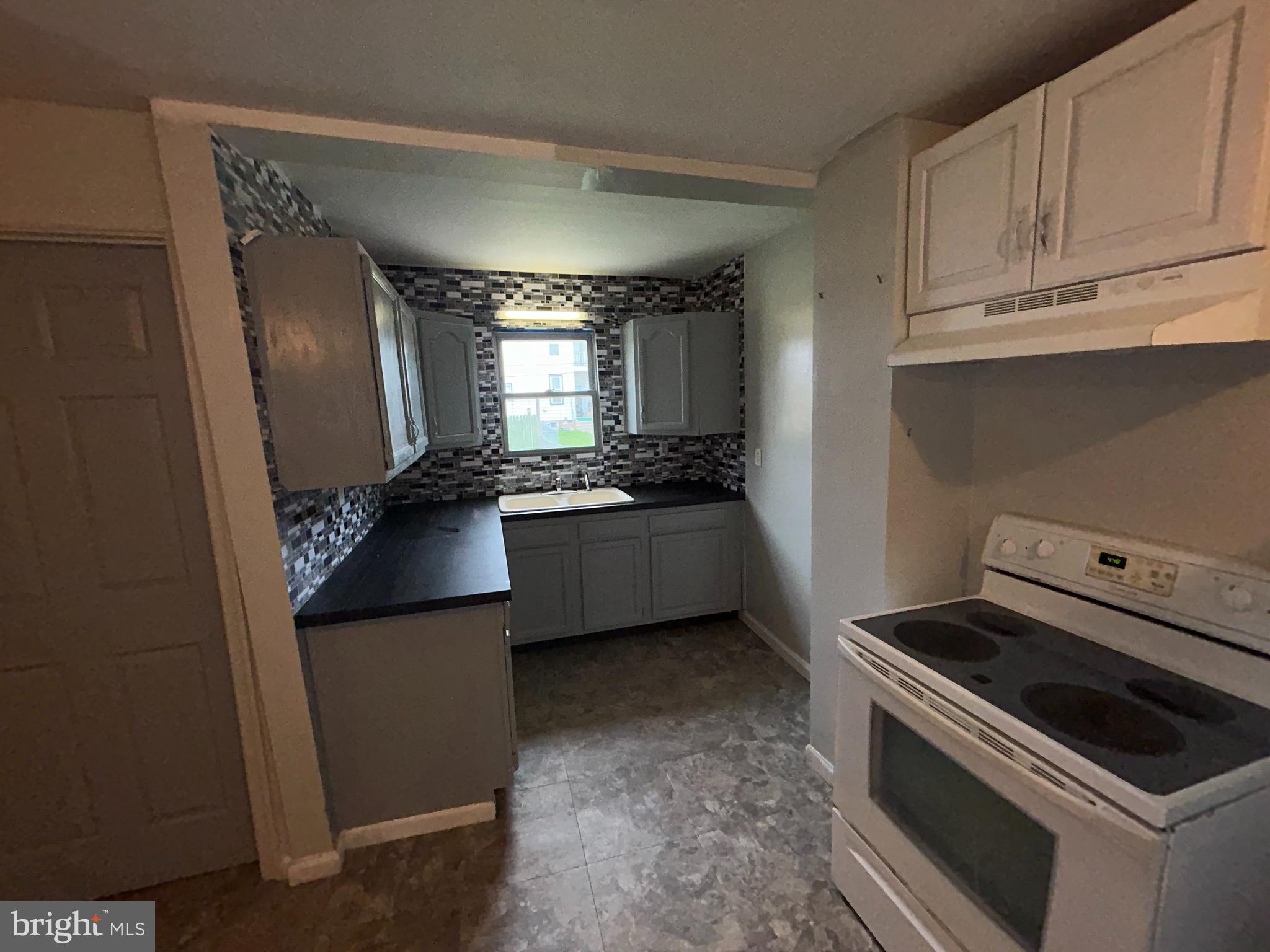 RESIDENTIAL - Residential Lease