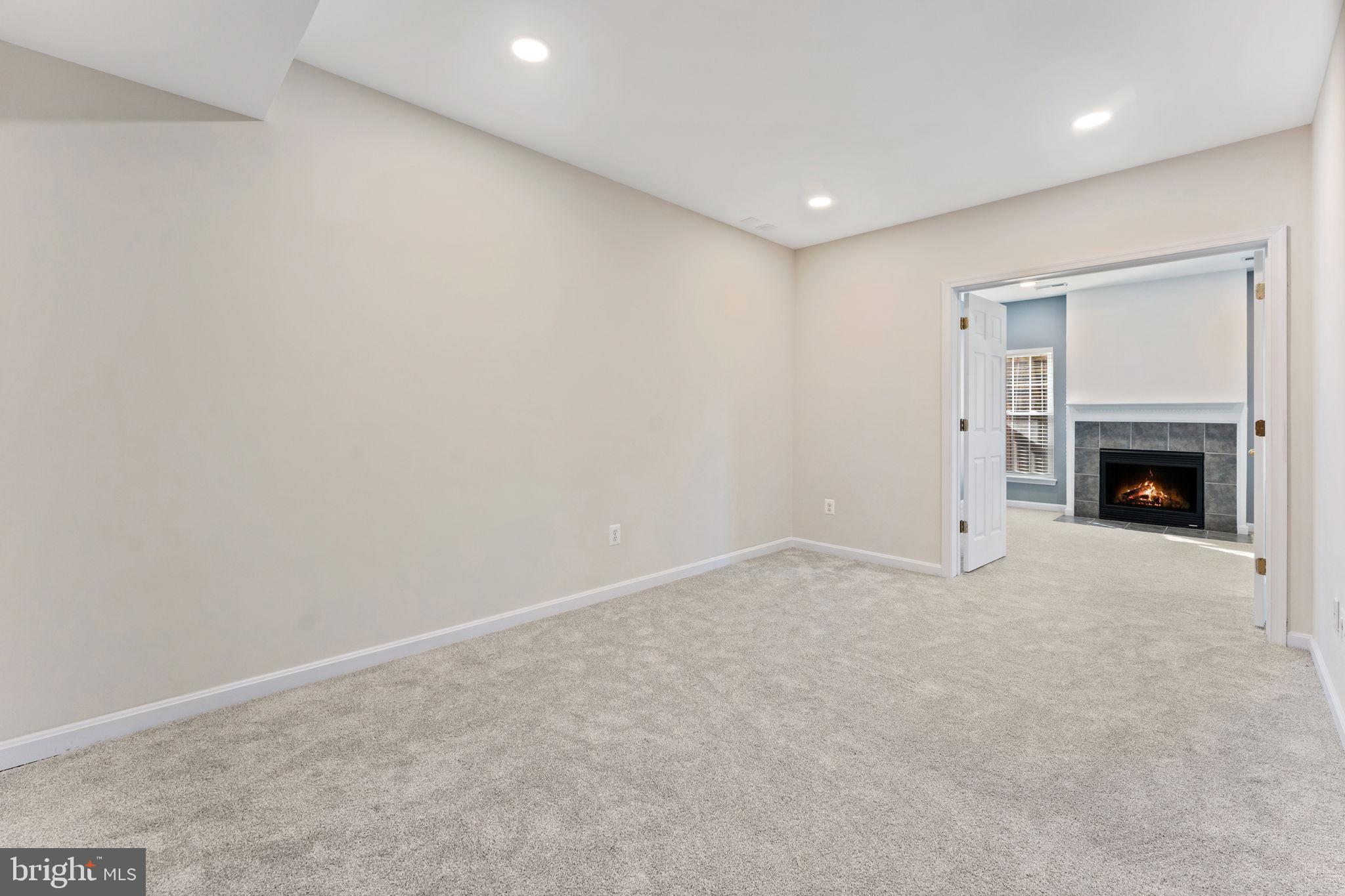 SOUTH RIDING - Residential Lease