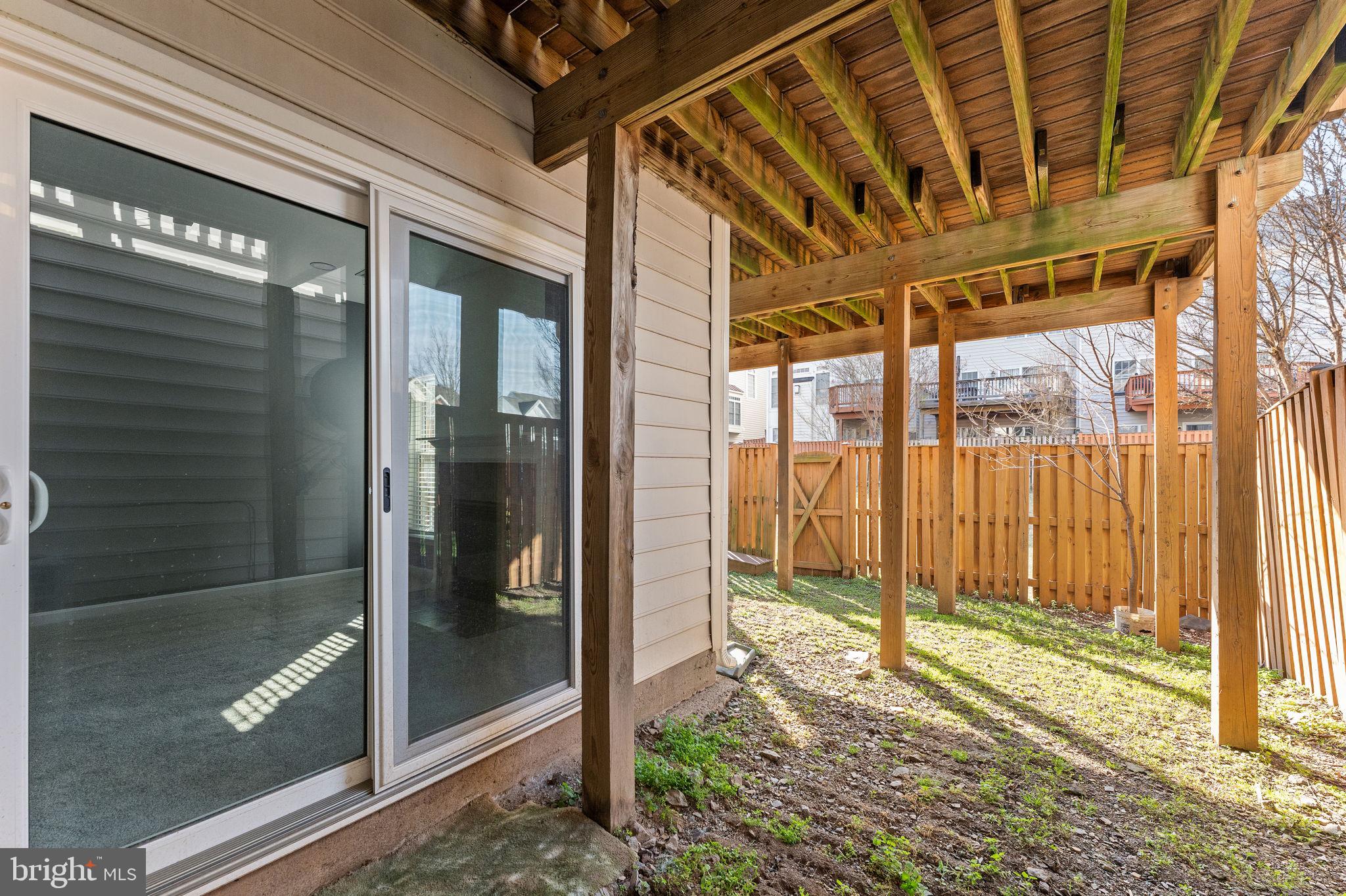 SOUTH RIDING - Residential Lease