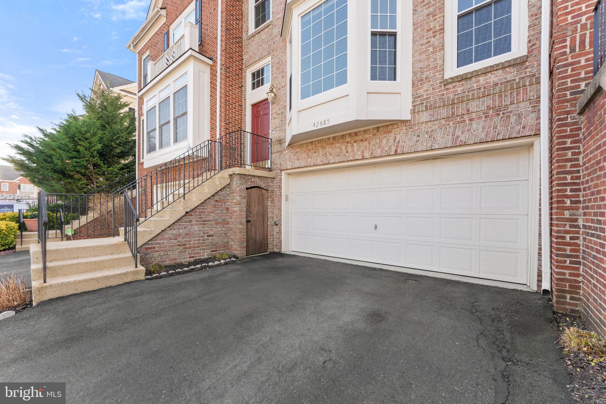 SOUTH RIDING - Residential Lease