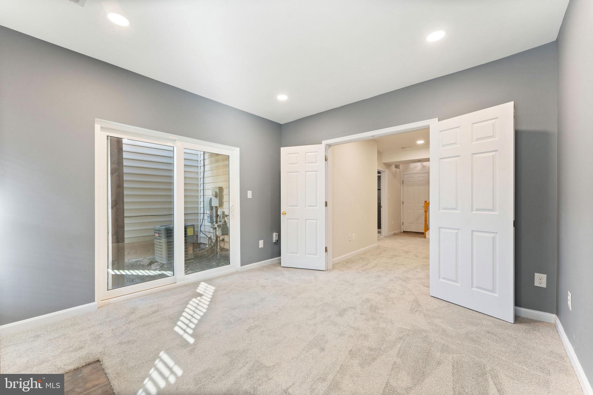 SOUTH RIDING - Residential Lease