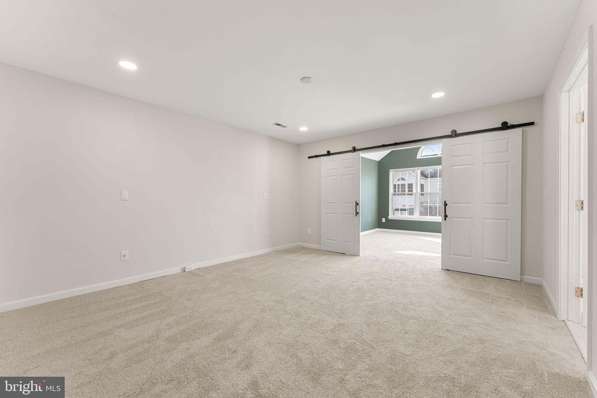 SOUTH RIDING - Residential Lease