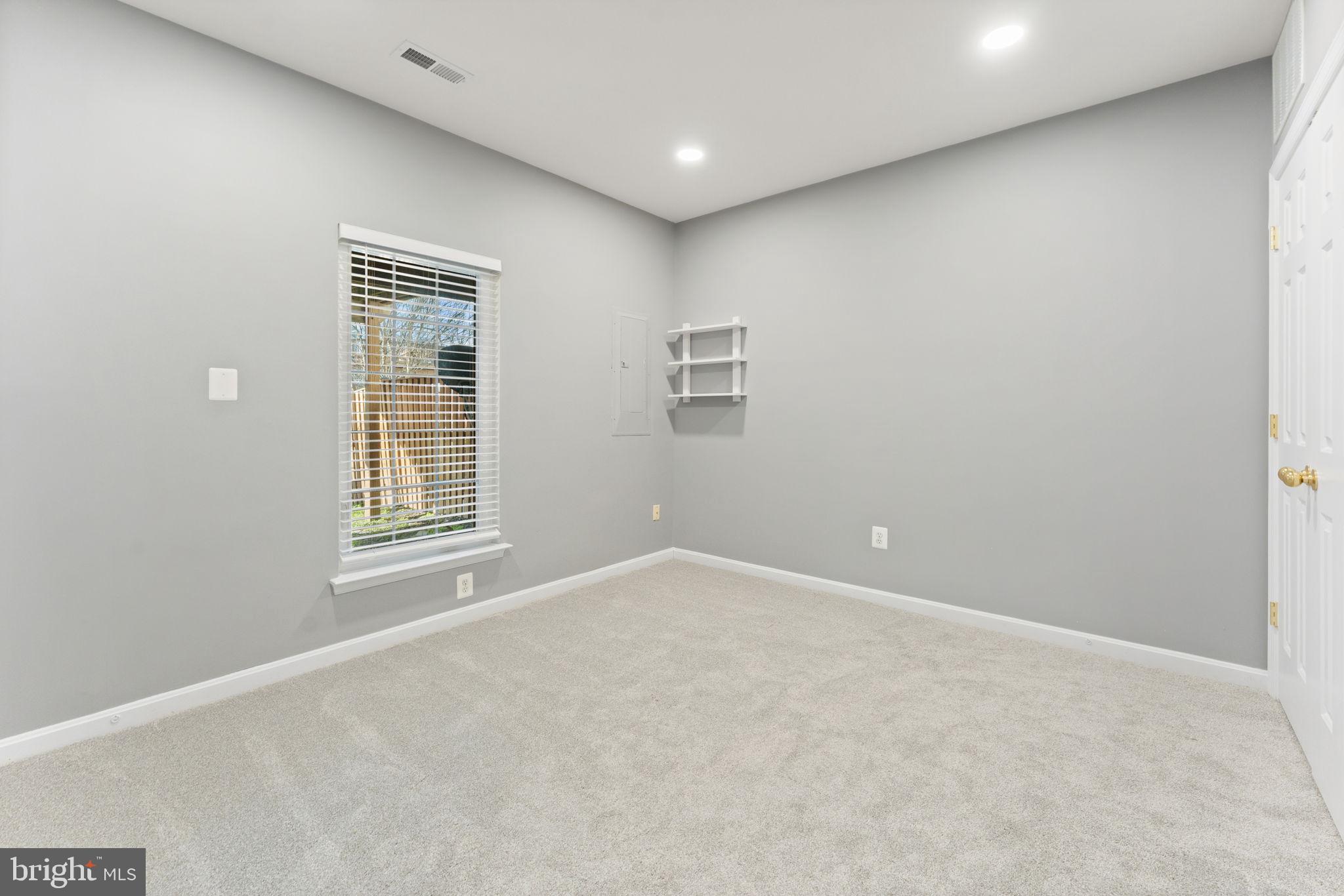 SOUTH RIDING - Residential Lease