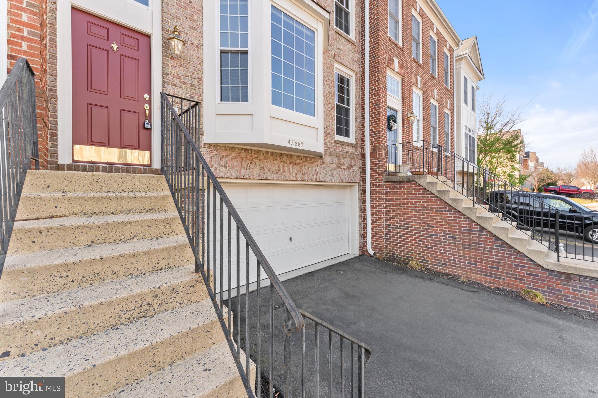 SOUTH RIDING - Residential Lease