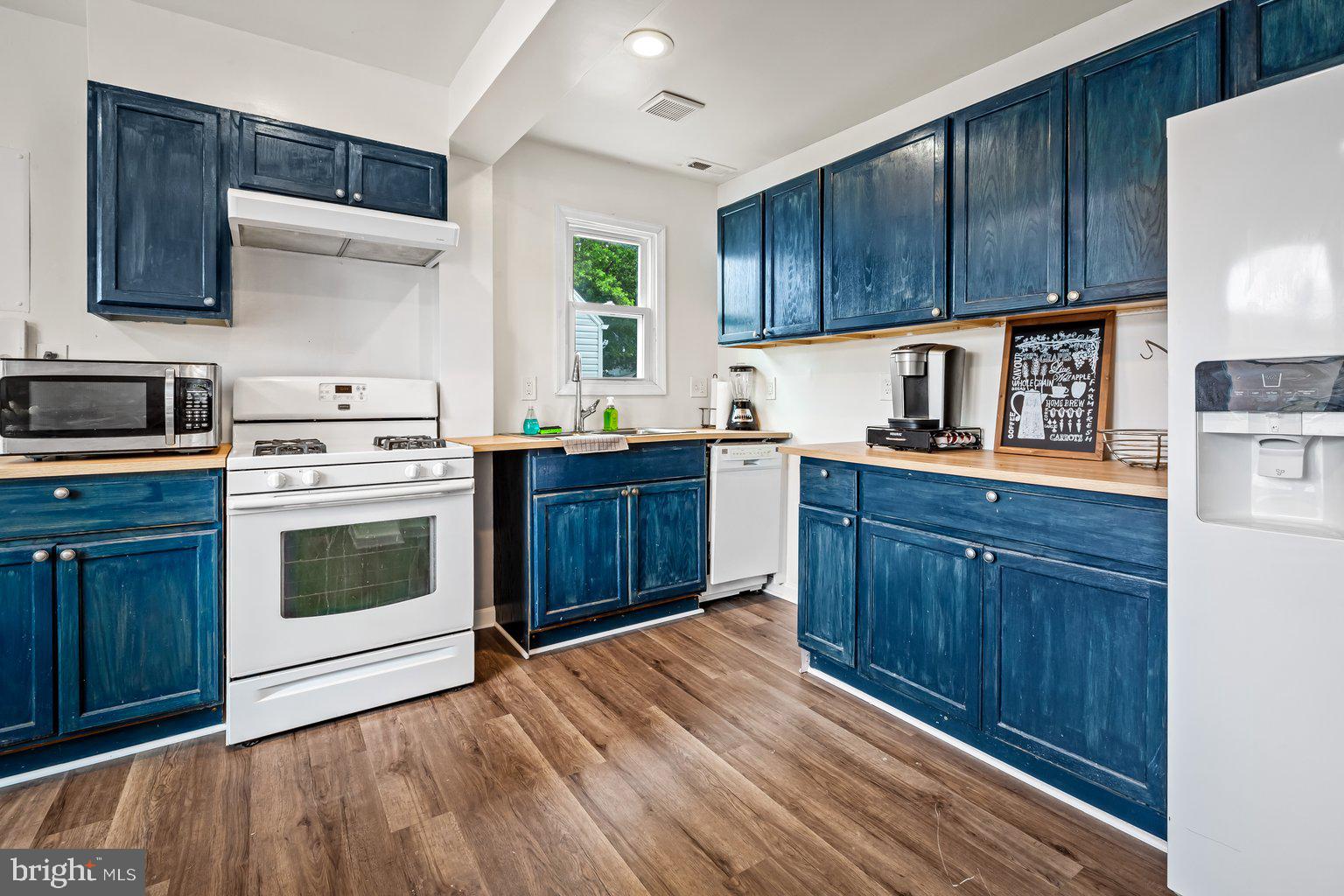 MARLYN MANOR - Residential