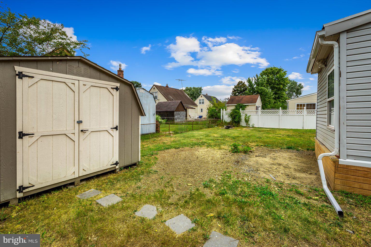 MARLYN MANOR - Residential