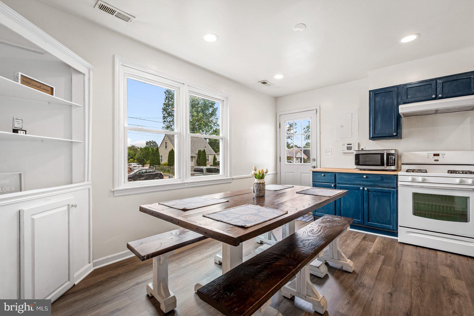 MARLYN MANOR - Residential