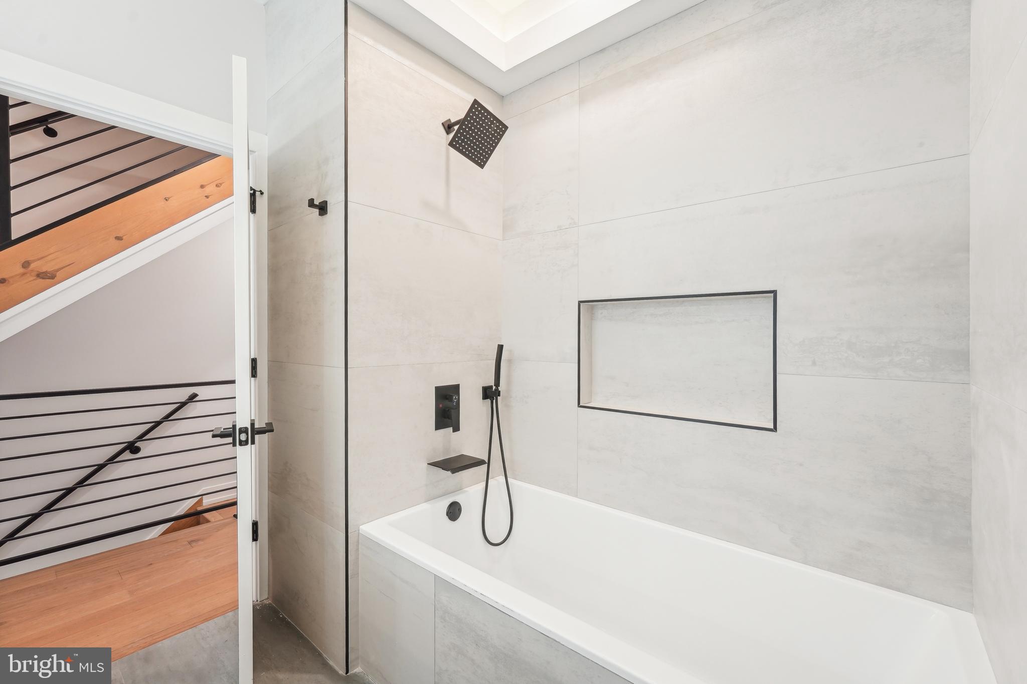 PORT RICHMOND - Residential